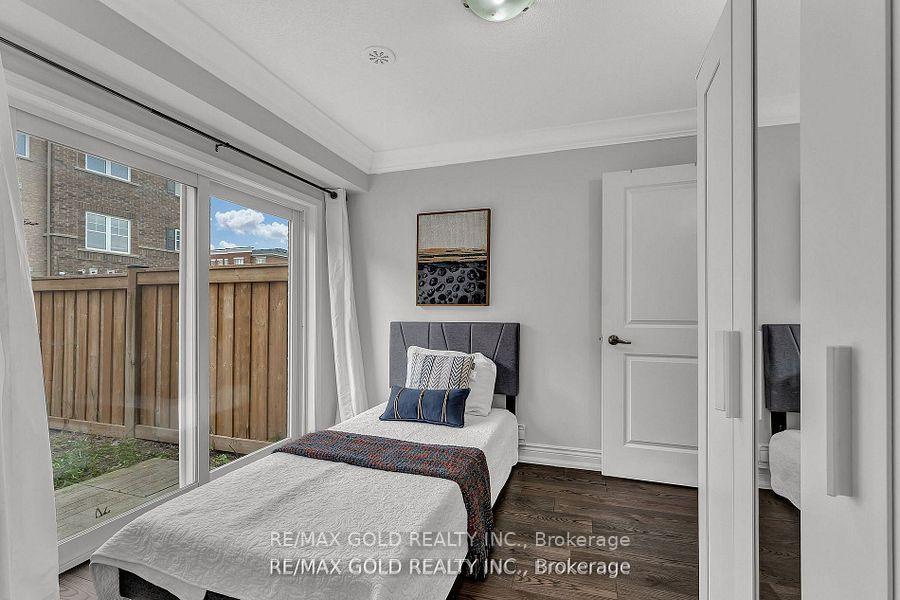 Photo 9 of 37 Baycliffe Crescent, Brampton, Northwest Brampton — HOMEH