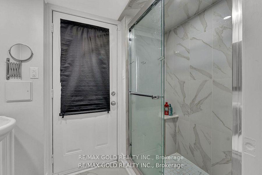Photo 6 of 37 Baycliffe Crescent, Brampton, Northwest Brampton — HOMEH