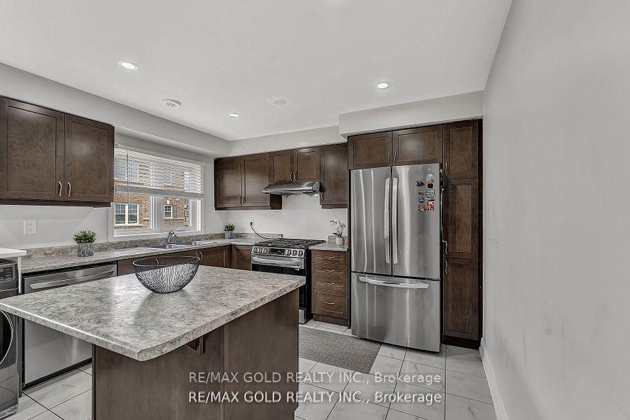 Photo 21 of 37 Baycliffe Crescent, Brampton, Northwest Brampton — HOMEH