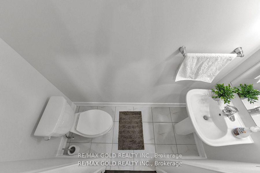 Photo 19 of 37 Baycliffe Crescent, Brampton, Northwest Brampton — HOMEH