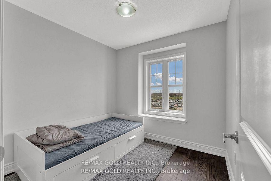Photo 23 of 37 Baycliffe Crescent, Brampton, Northwest Brampton — HOMEH