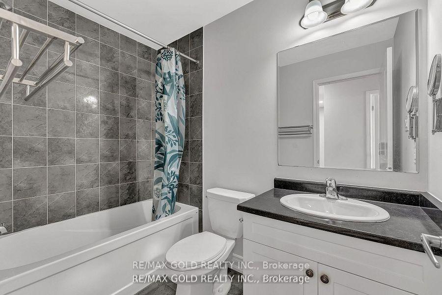 Photo 24 of 37 Baycliffe Crescent, Brampton, Northwest Brampton — HOMEH