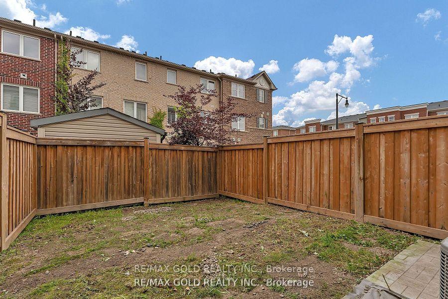 Photo 31 of 37 Baycliffe Crescent, Brampton, Northwest Brampton — HOMEH