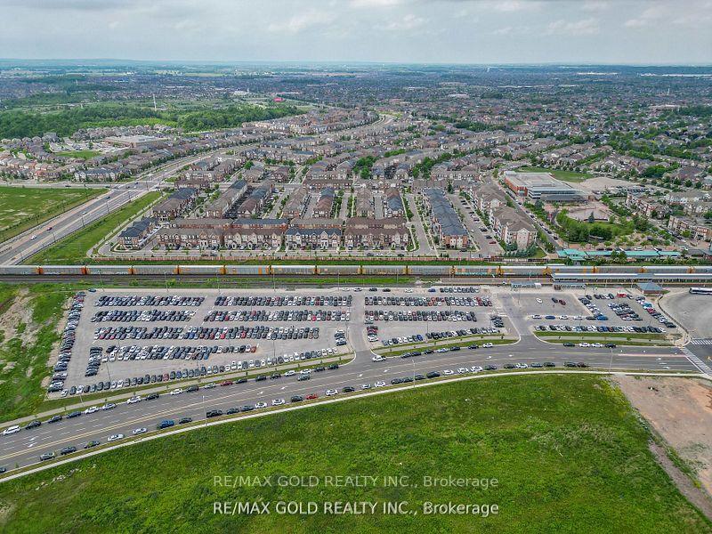 Photo 35 of 37 Baycliffe Crescent, Brampton, Northwest Brampton — HOMEH