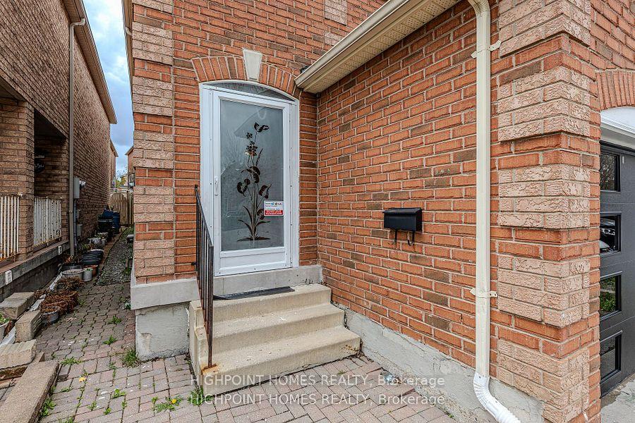 Photo 2 of 44 Brando Avenue E, Markham, Middlefield — HOMEH