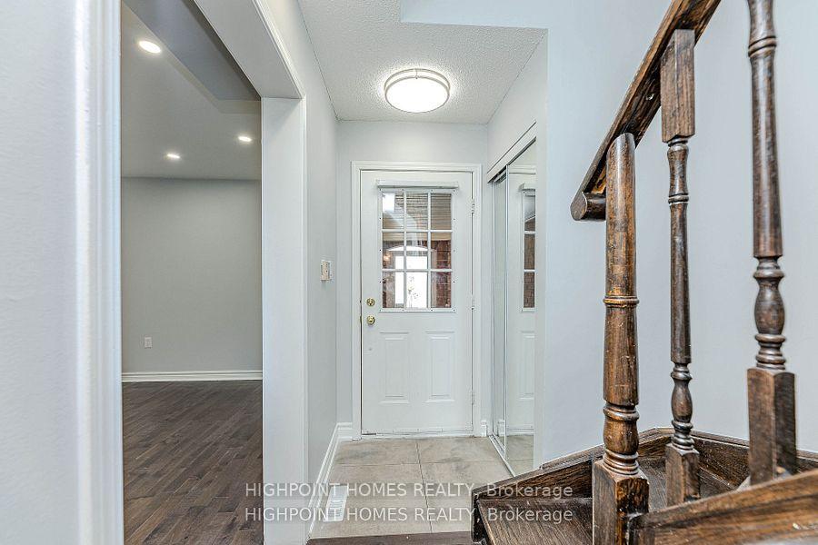 Photo 3 of 44 Brando Avenue E, Markham, Middlefield — HOMEH