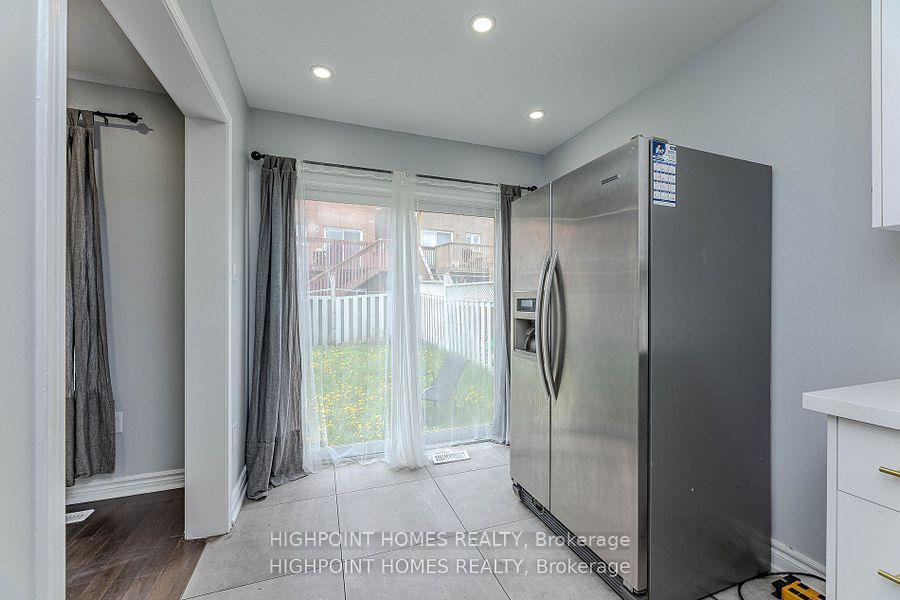 Photo 27 of 44 Brando Avenue E, Markham, Middlefield — HOMEH