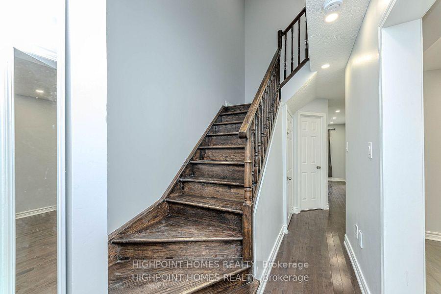 Photo 17 of 44 Brando Avenue E, Markham, Middlefield — HOMEH