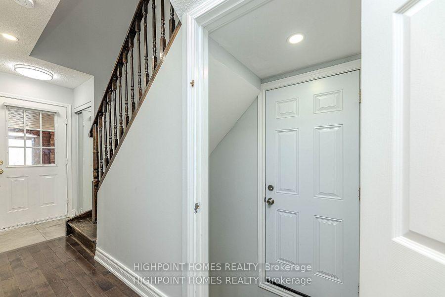 Photo 26 of 44 Brando Avenue E, Markham, Middlefield — HOMEH