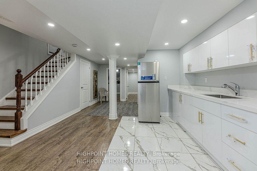 Photo 37 of 44 Brando Avenue E, Markham, Middlefield — HOMEH