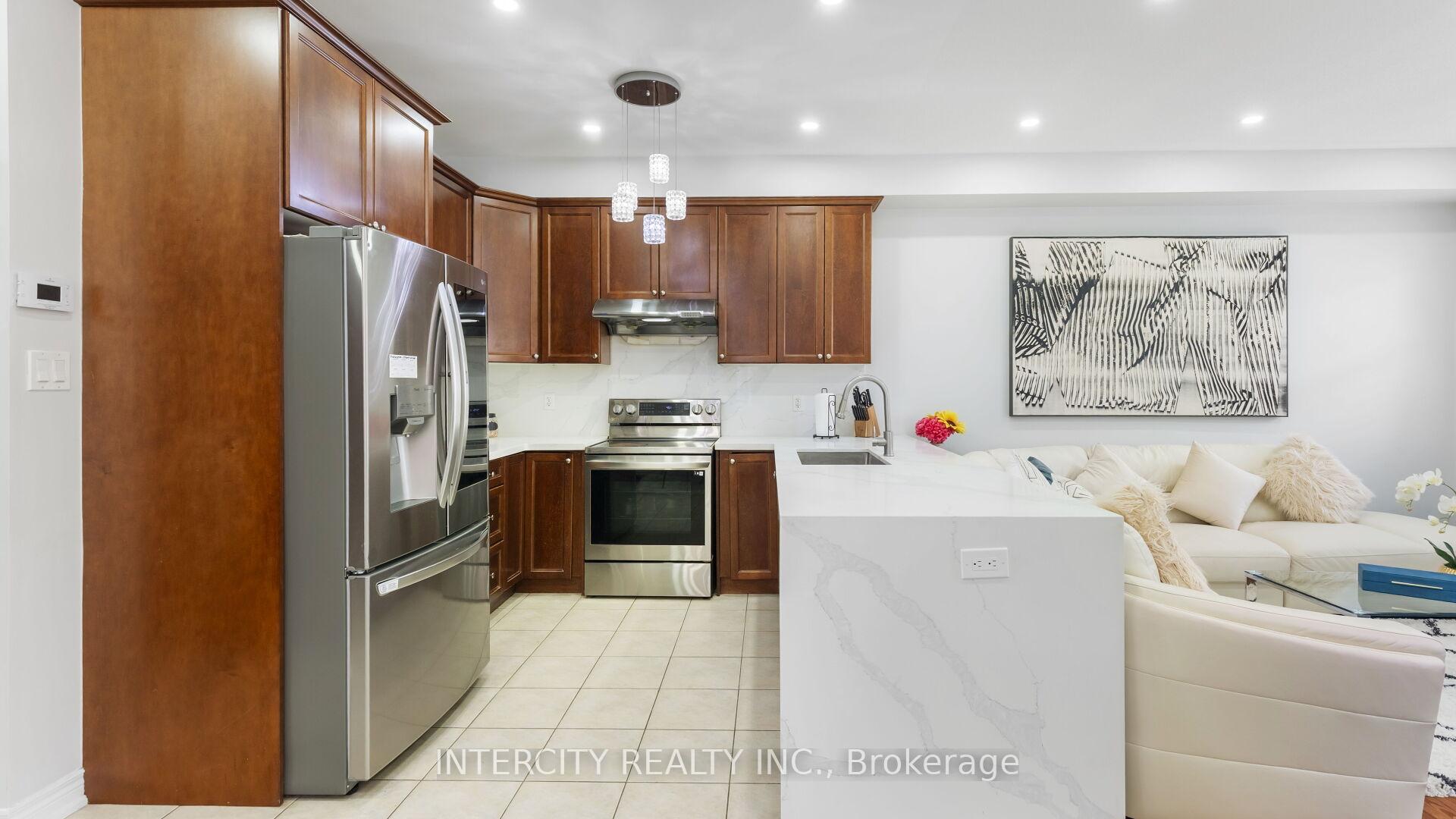 Photo 12 of 72 Campwood Crescent, Brampton, Bram East — HOMEH