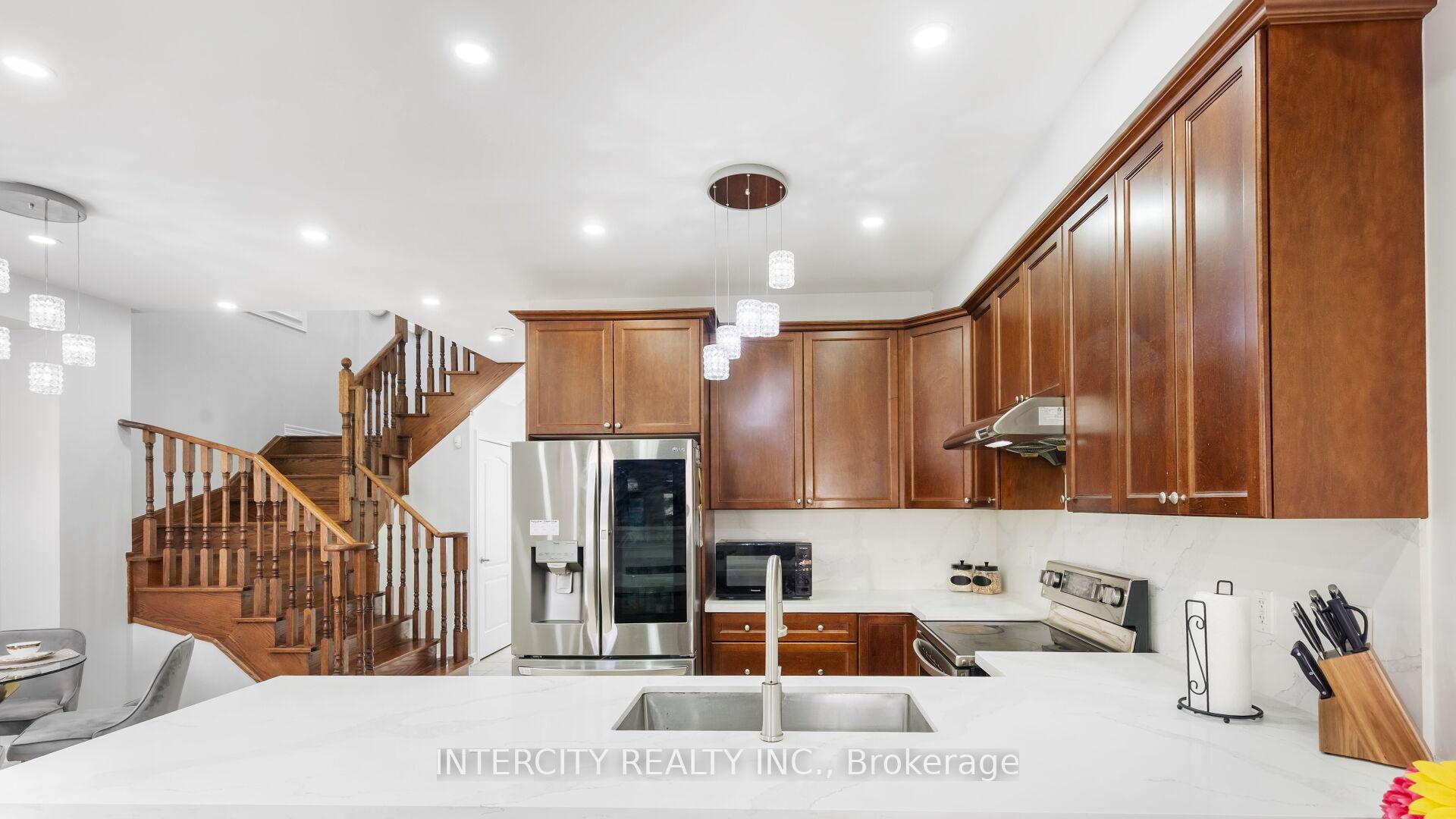 Photo 15 of 72 Campwood Crescent, Brampton, Bram East — HOMEH