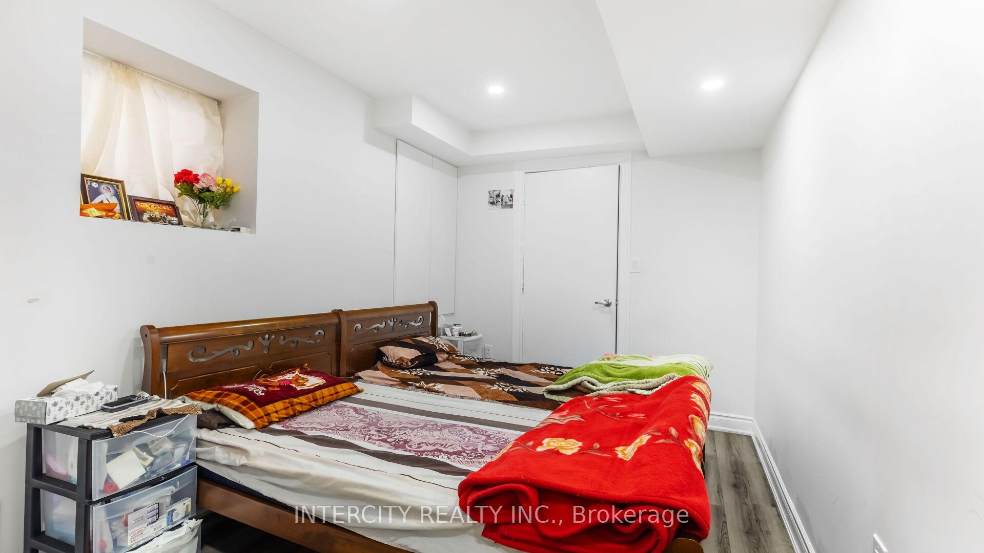 Photo 35 of 72 Campwood Crescent, Brampton, Bram East — HOMEH
