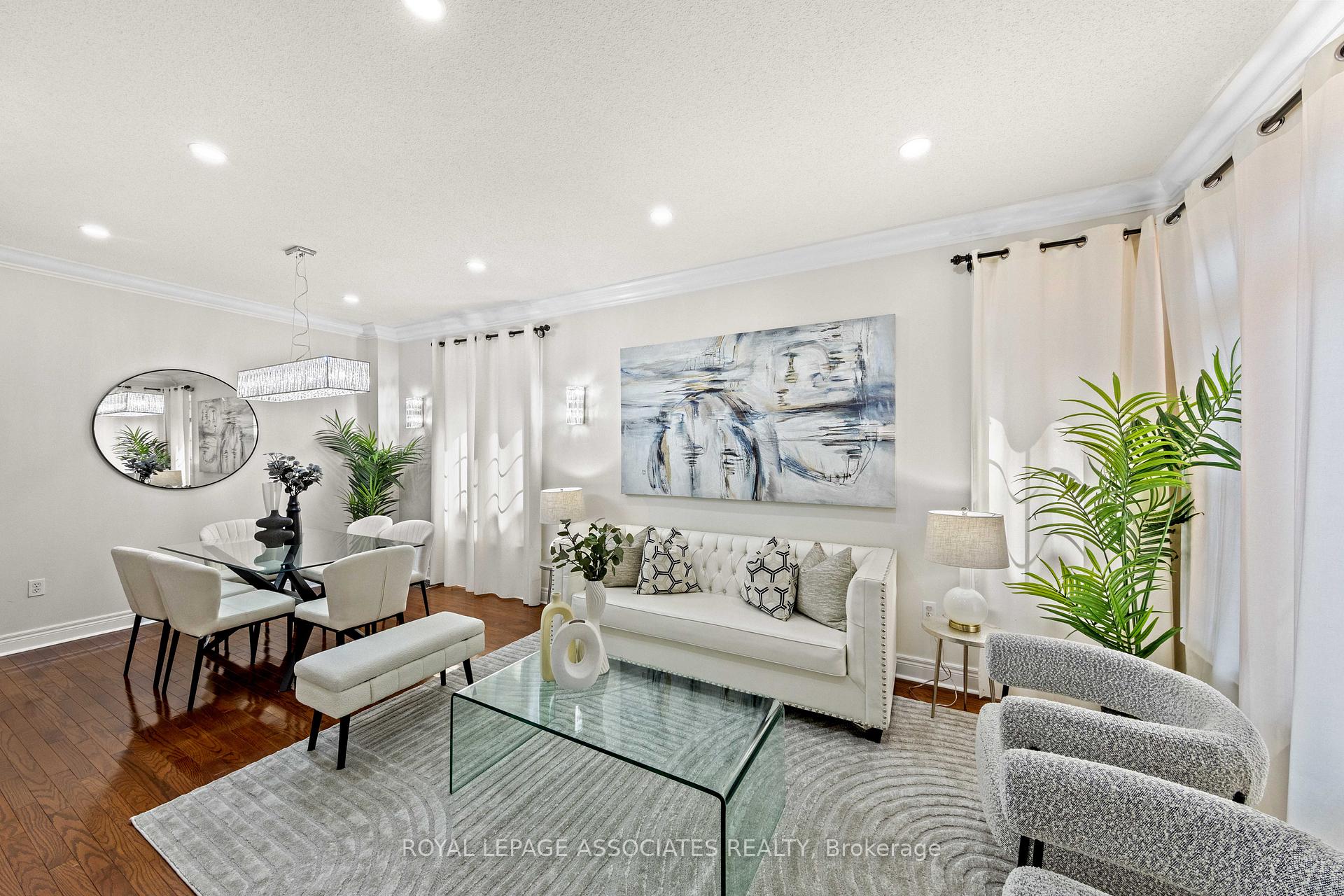 Photo 4 of 13 Laurentide Crescent, Brampton, Vales of Castlemore North — HOMEH