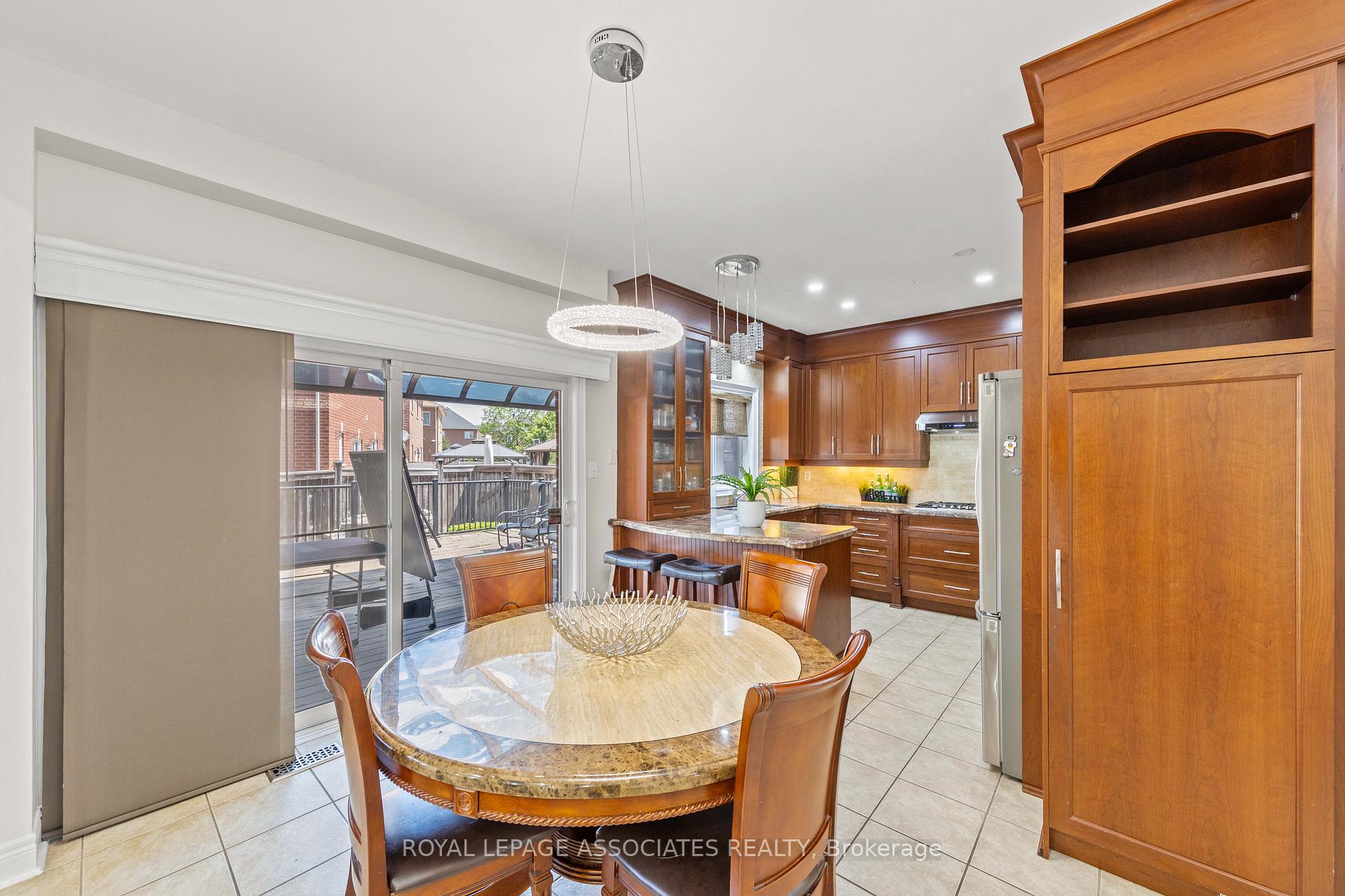 Photo 12 of 13 Laurentide Crescent, Brampton, Vales of Castlemore North — HOMEH