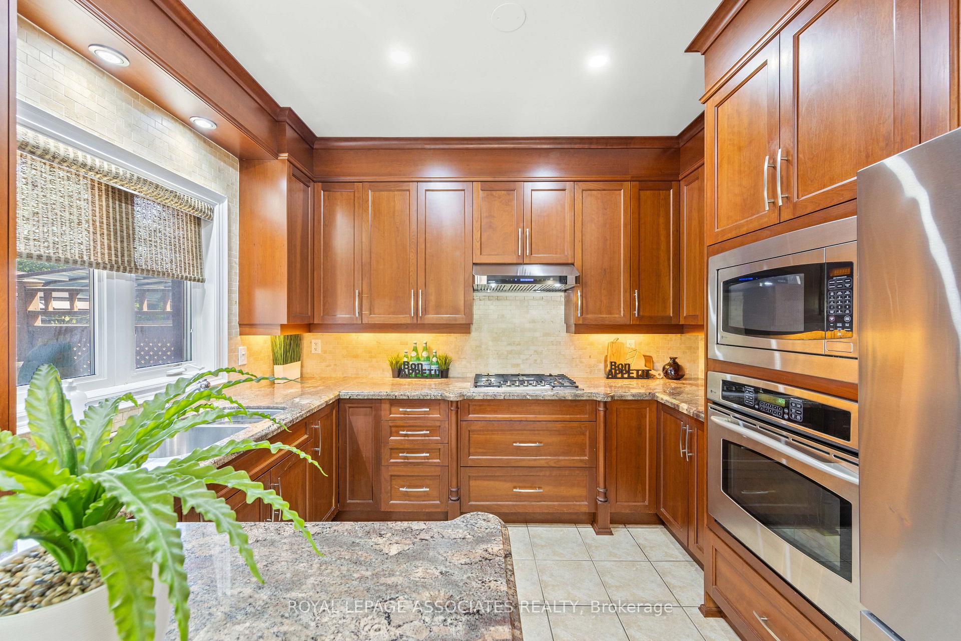 Photo 27 of 13 Laurentide Crescent, Brampton, Vales of Castlemore North — HOMEH
