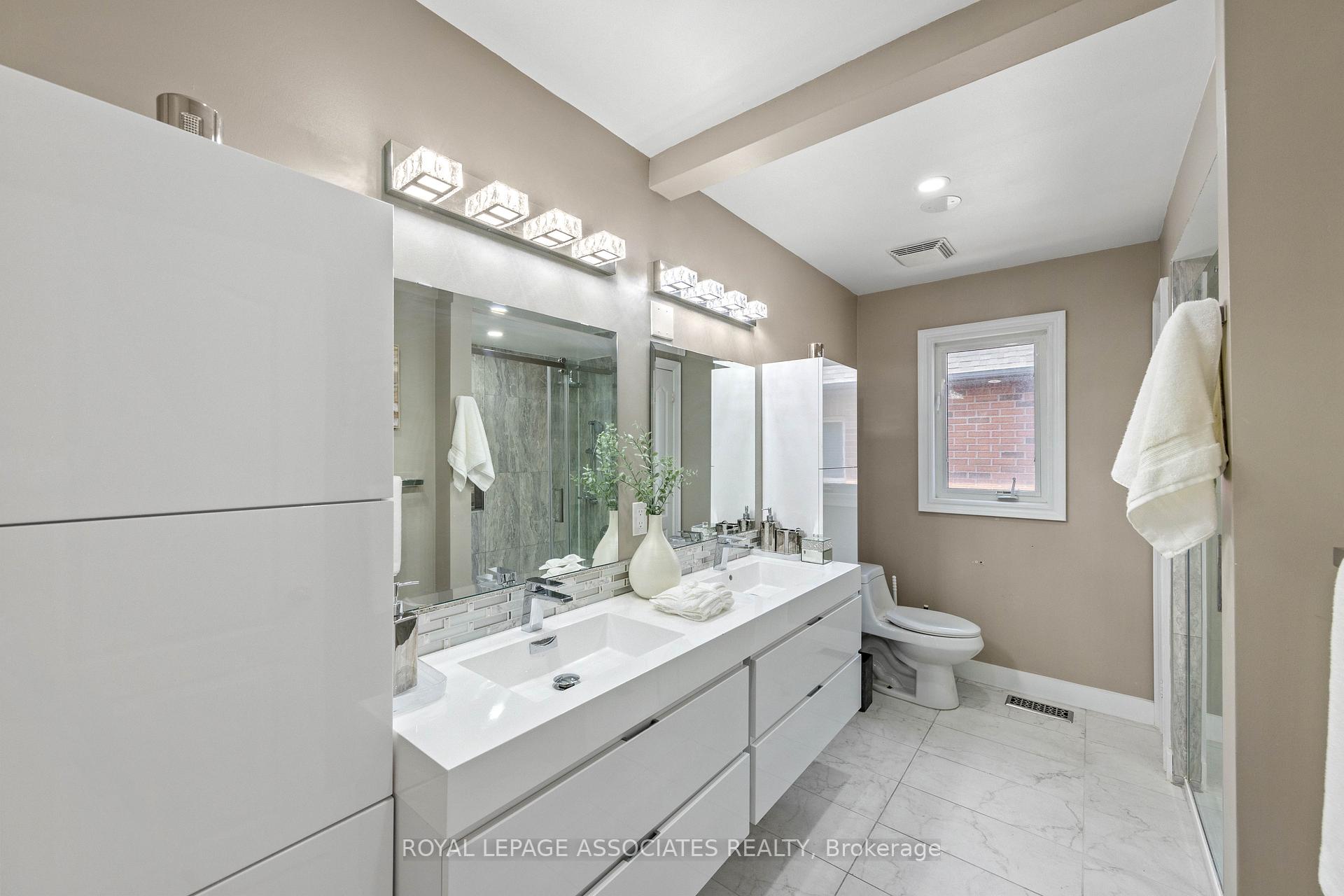 Photo 38 of 13 Laurentide Crescent, Brampton, Vales of Castlemore North — HOMEH