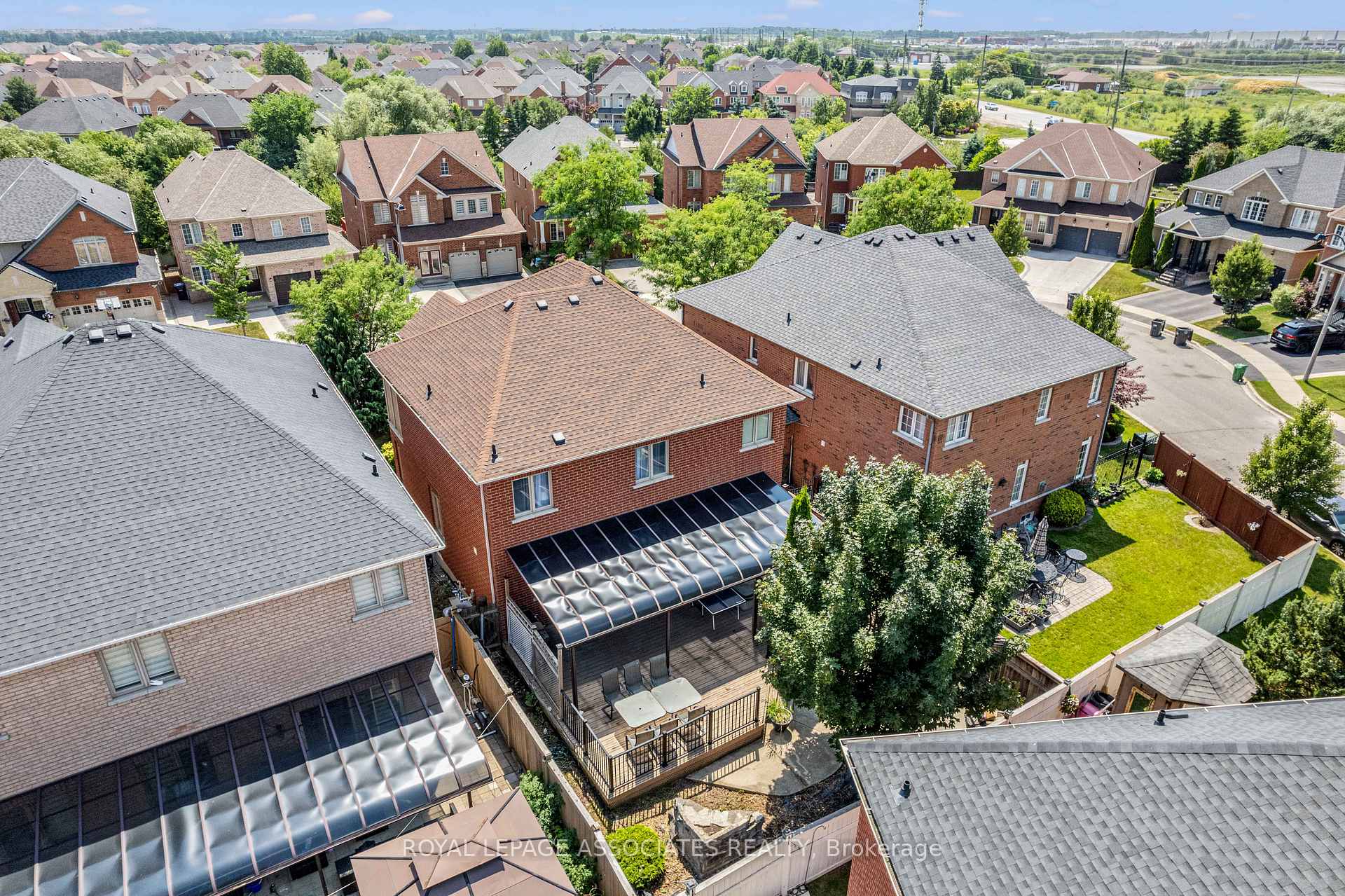 Photo 34 of 13 Laurentide Crescent, Brampton, Vales of Castlemore North — HOMEH