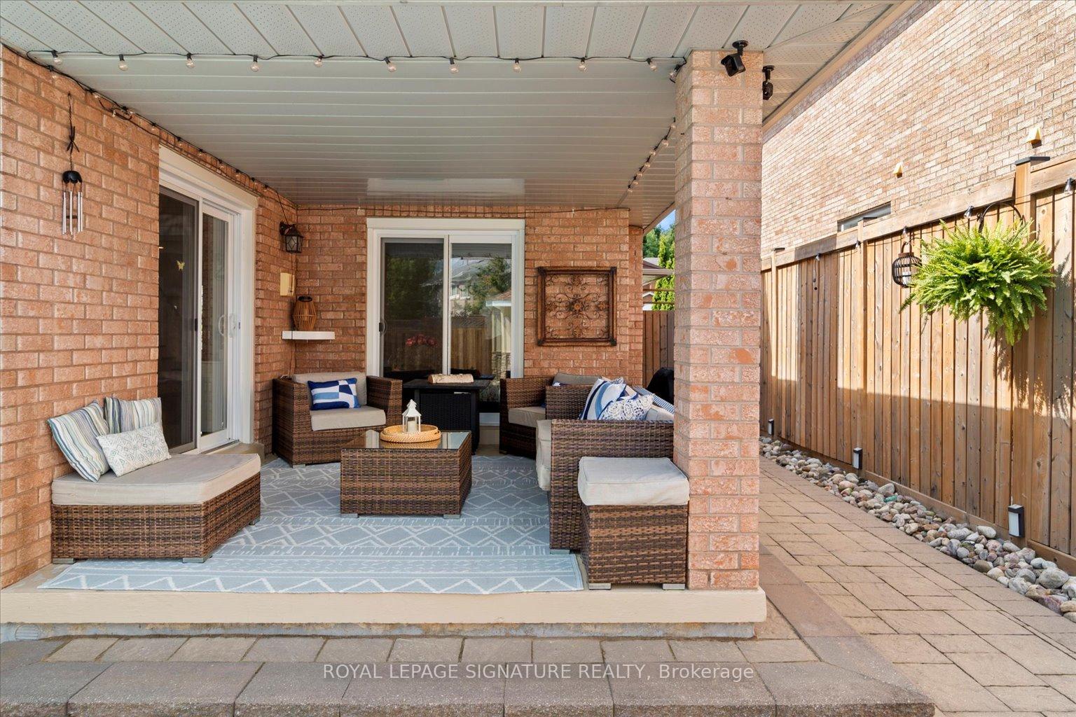 Photo 9 of 6 Mapleglen Court, Whitby, Pringle Creek — HOMEH