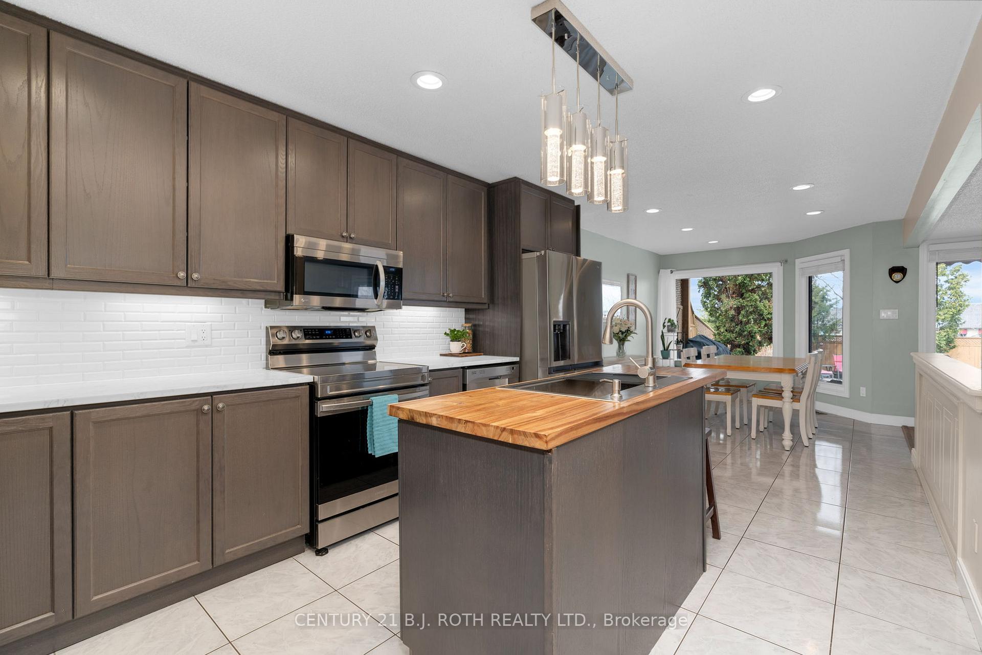 Photo 12 of 157B Cumberland Street, Barrie, Allandale — HOMEH