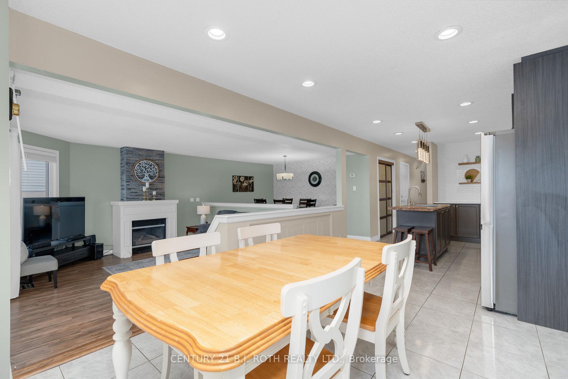Photo 10 of 157B Cumberland Street, Barrie, Allandale — HOMEH