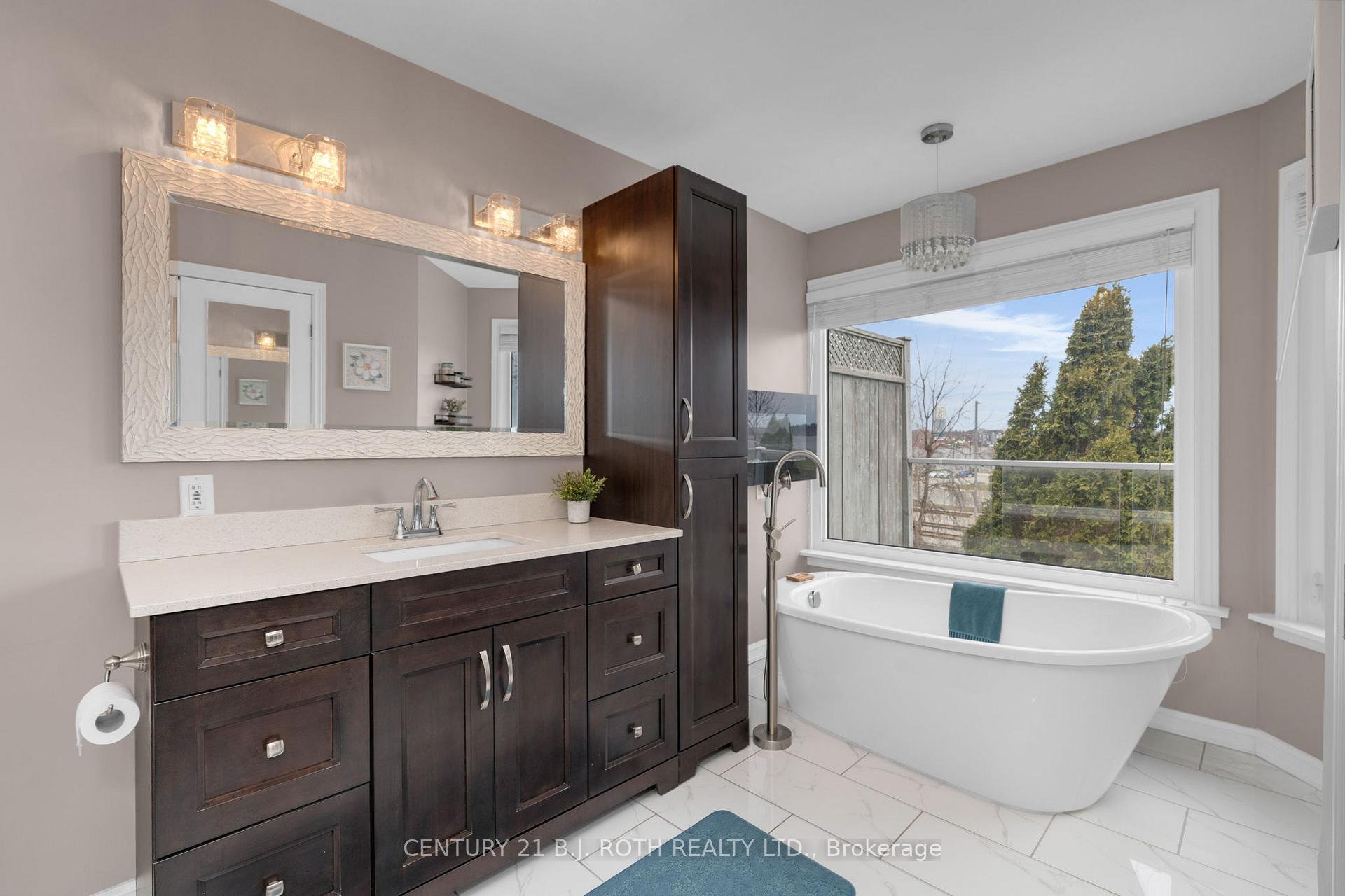 Photo 16 of 157B Cumberland Street, Barrie, Allandale — HOMEH