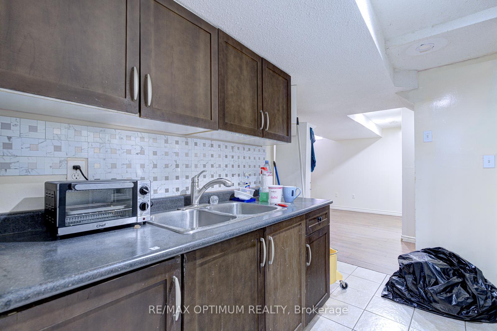 Photo 26 of 2 Clovercrest Drive, Brampton, Fletcher's Meadow — HOMEH