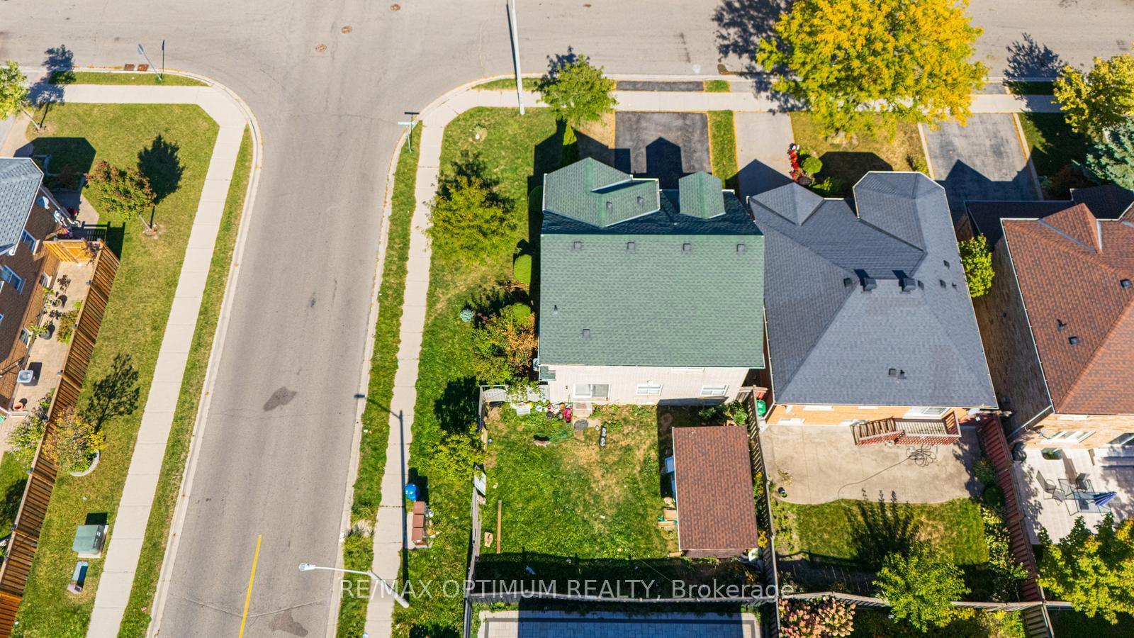 Photo 30 of 2 Clovercrest Drive, Brampton, Fletcher's Meadow — HOMEH