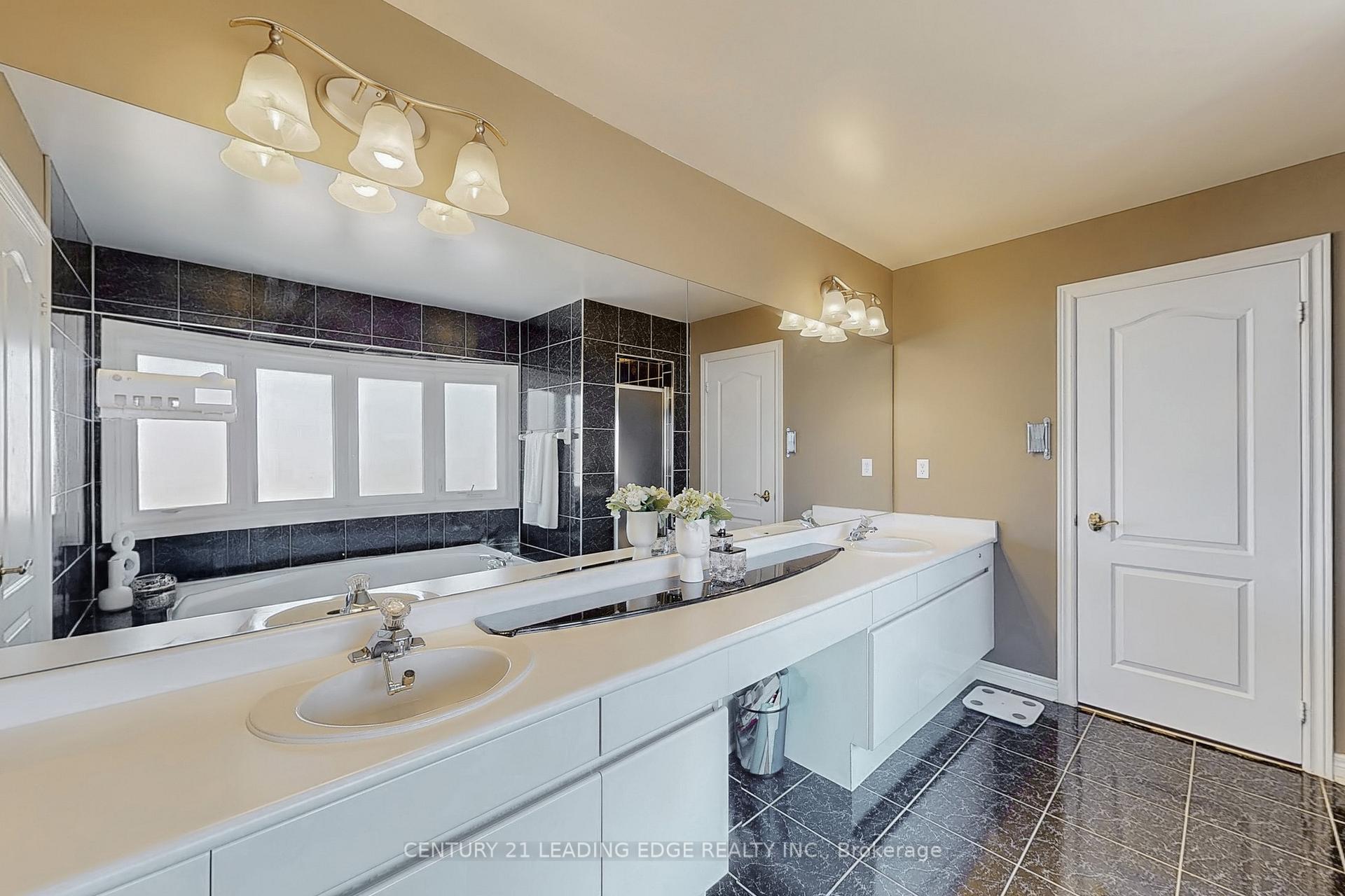 Photo 27 of 10 Macrill Road, Markham, Cachet — HOMEH