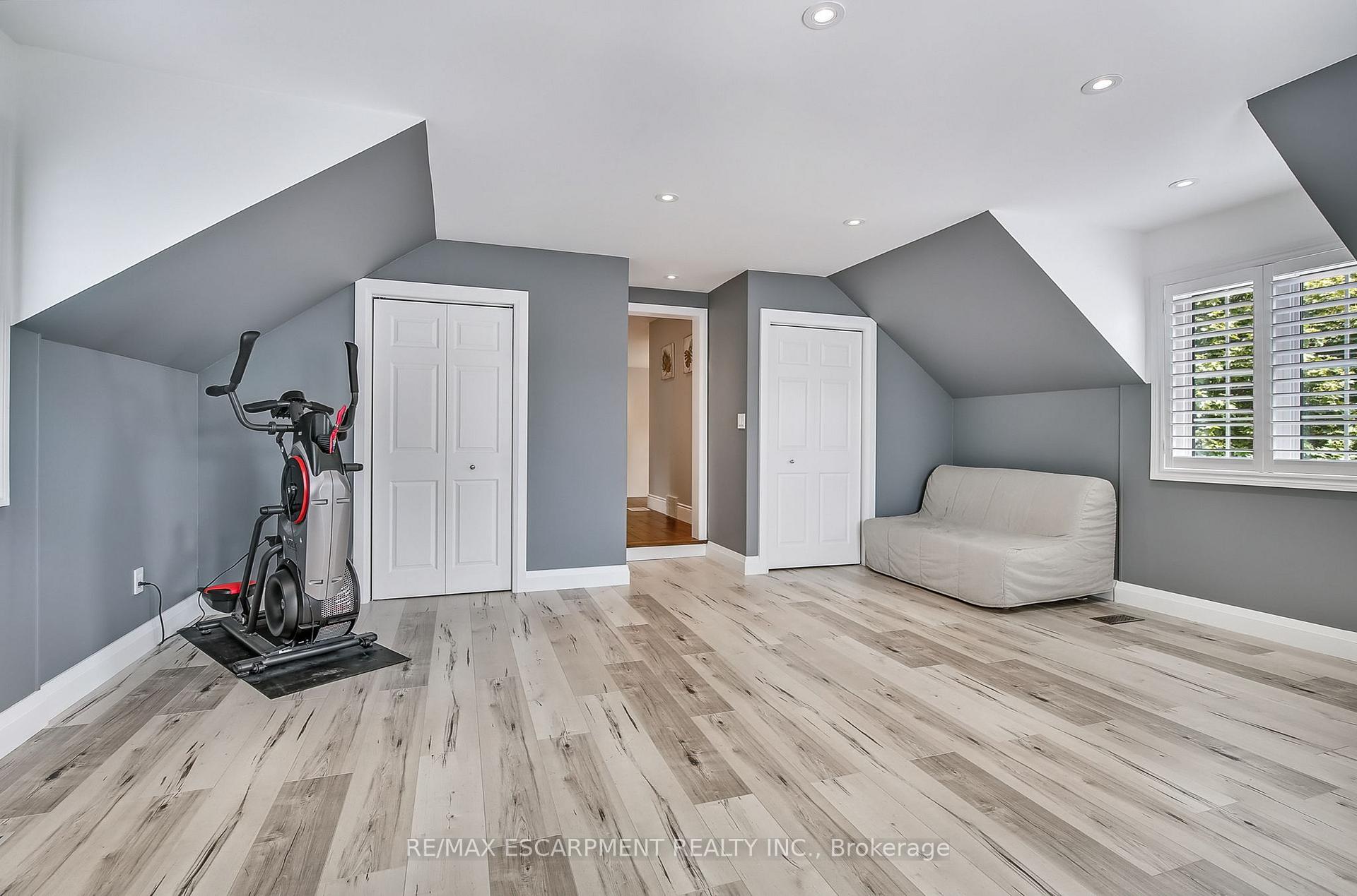 Photo 38 of 9 Valley Ridge Lane, Hamilton, Rural Flamborough — HOMEH