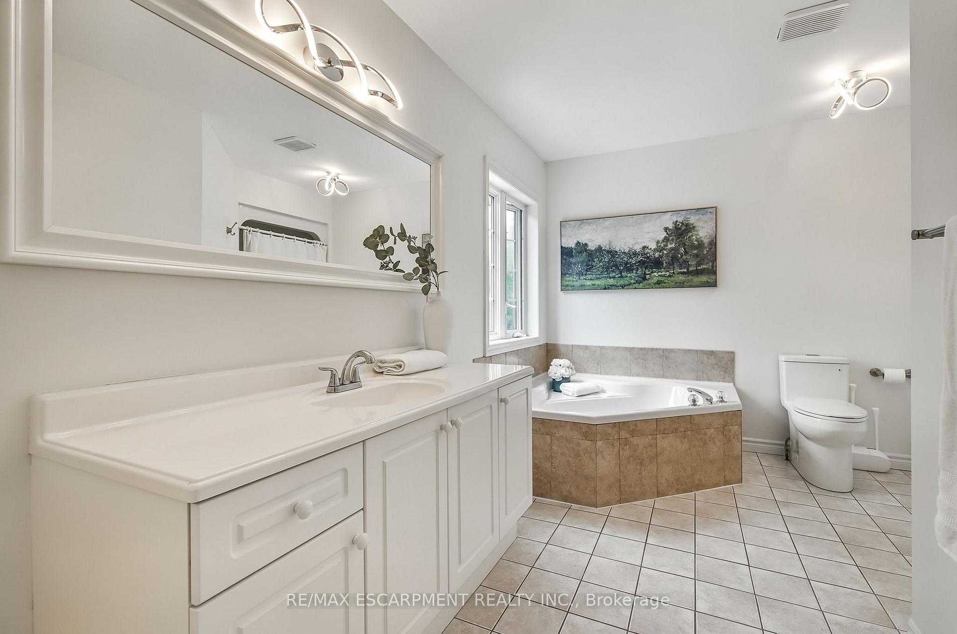 Photo 34 of 9 Valley Ridge Lane, Hamilton, Rural Flamborough — HOMEH