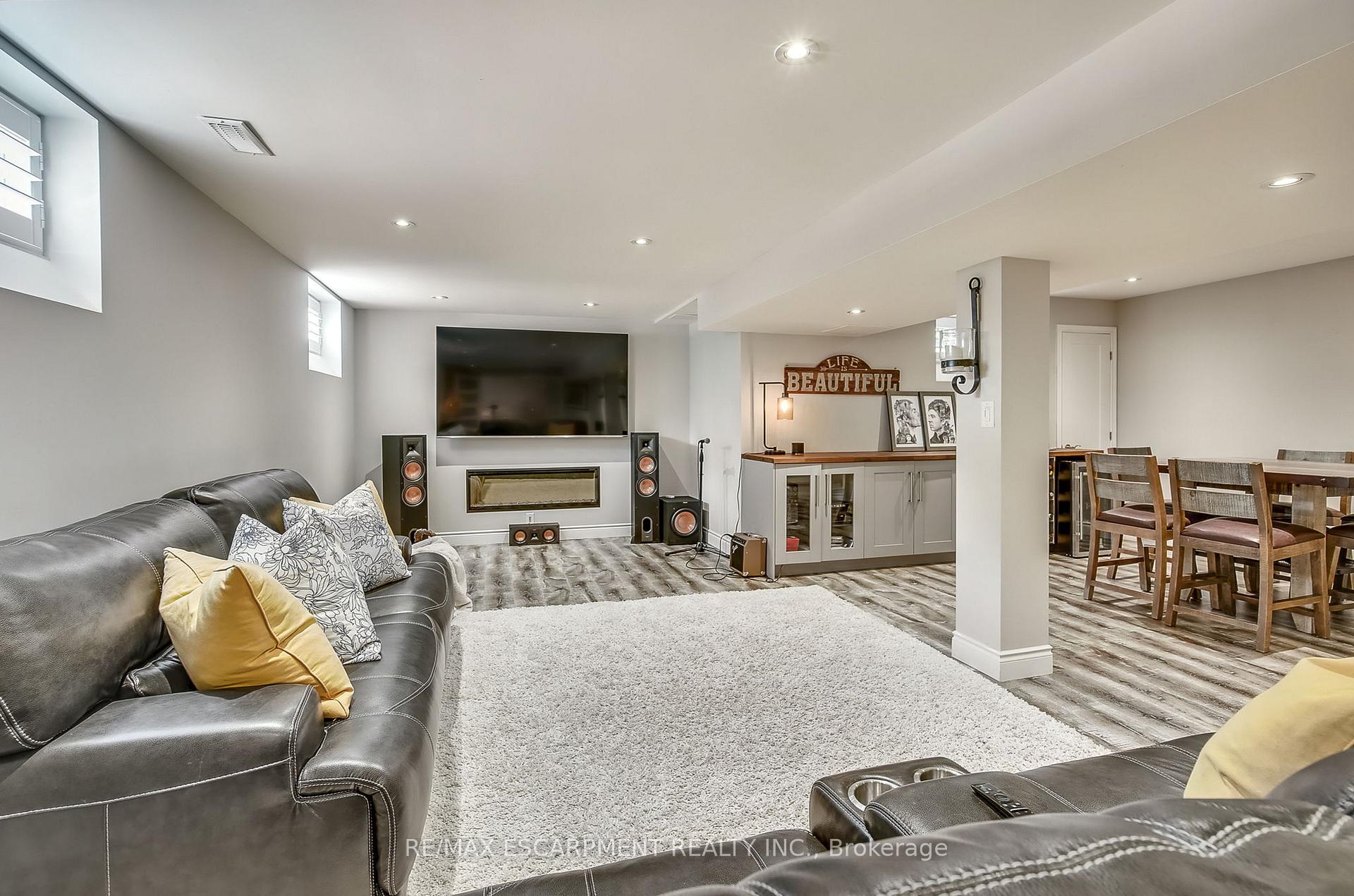 Photo 27 of 9 Valley Ridge Lane, Hamilton, Rural Flamborough — HOMEH