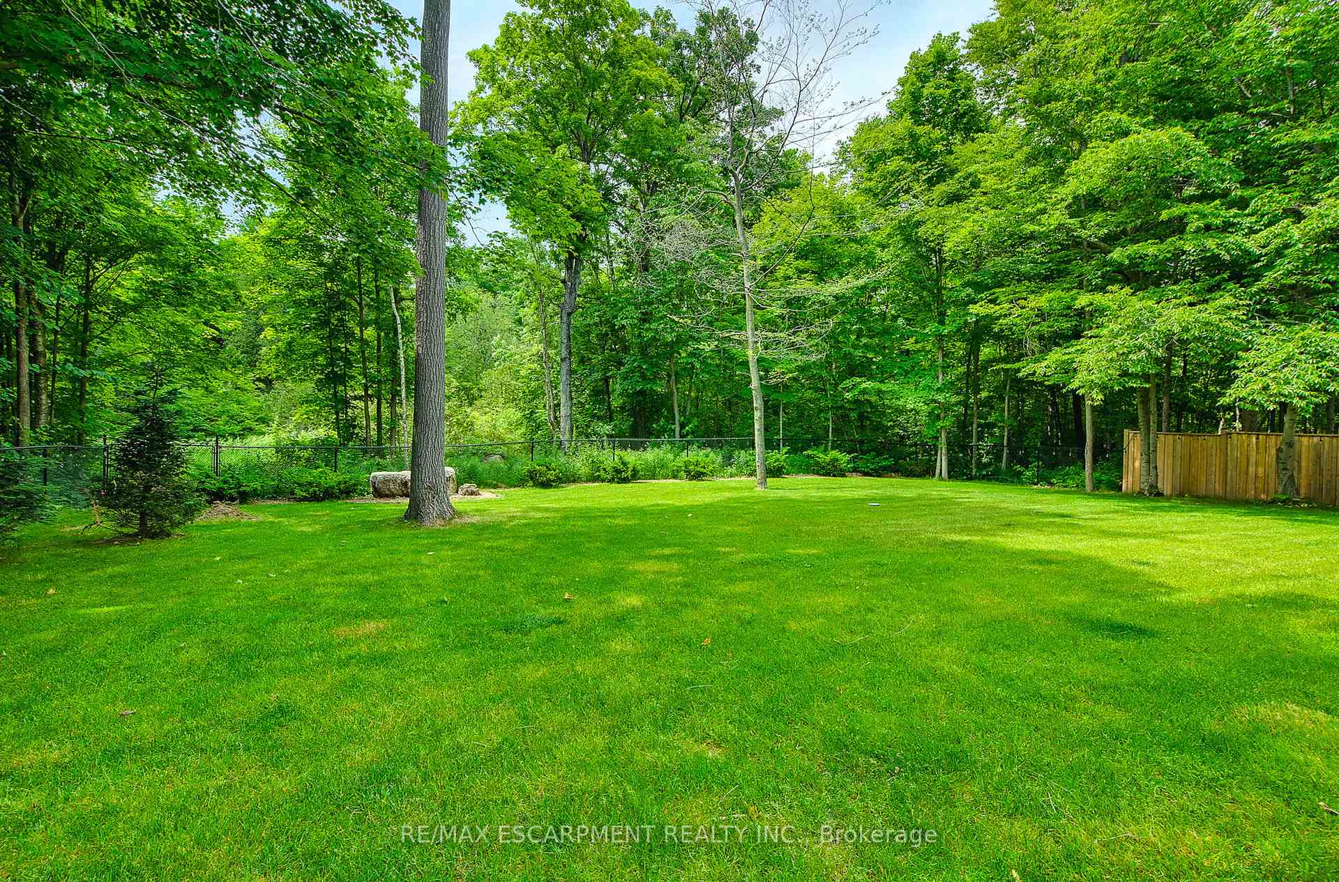 Photo 48 of 9 Valley Ridge Lane, Hamilton, Rural Flamborough — HOMEH