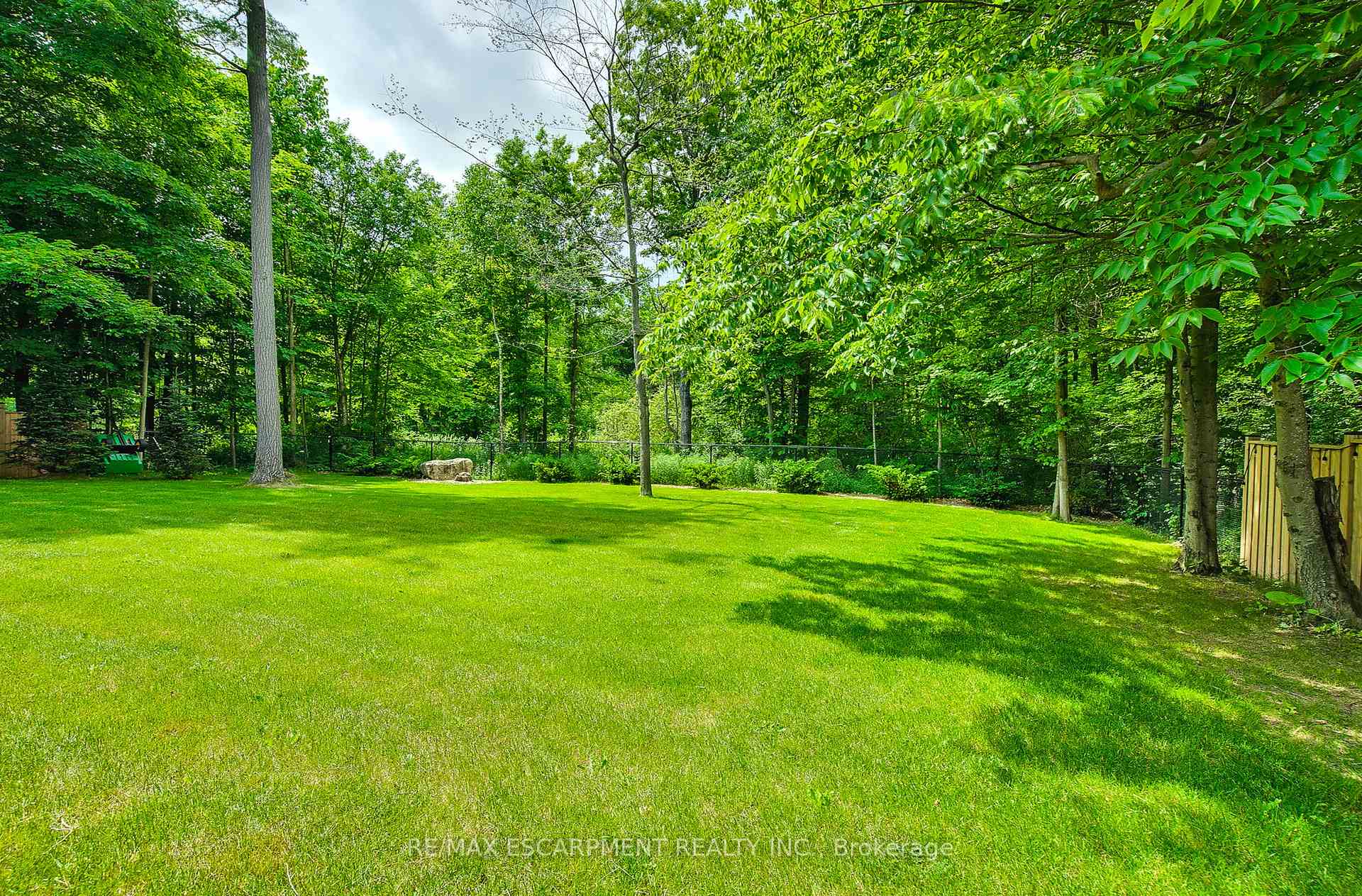Photo 44 of 9 Valley Ridge Lane, Hamilton, Rural Flamborough — HOMEH