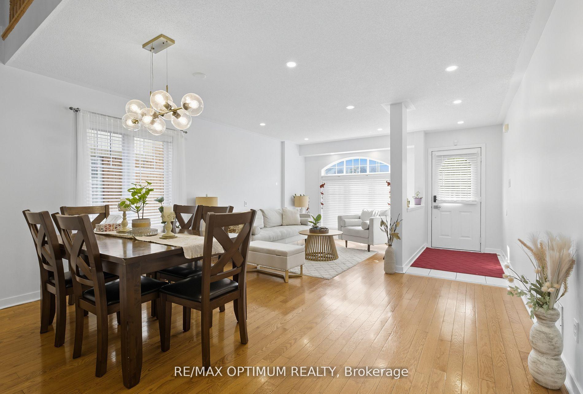 Photo 2 of 12 Robert Attersley Drive E, Whitby, Taunton North — HOMEH