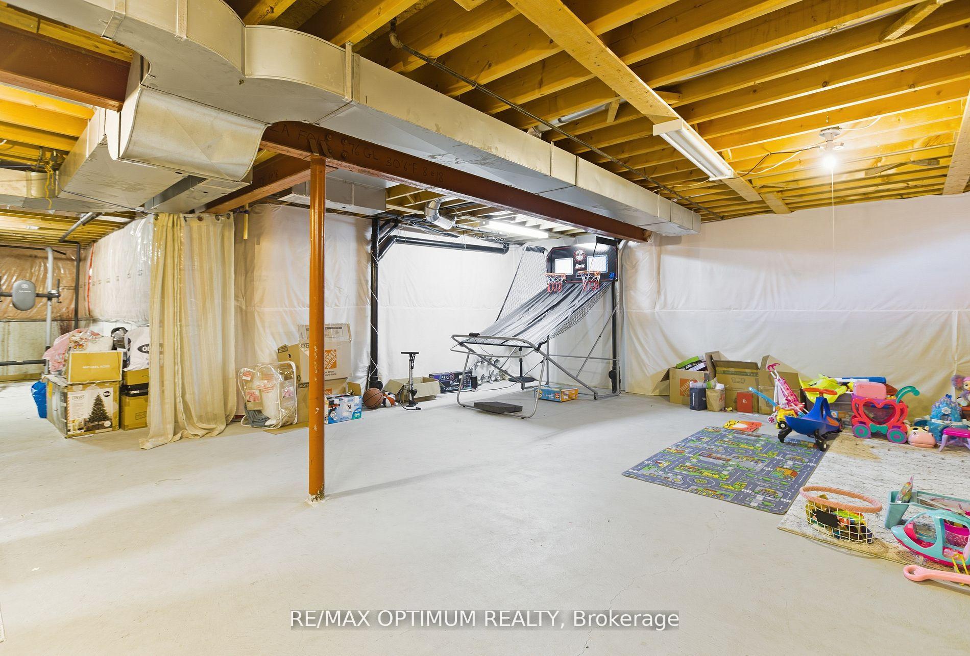 Photo 28 of 12 Robert Attersley Drive E, Whitby, Taunton North — HOMEH