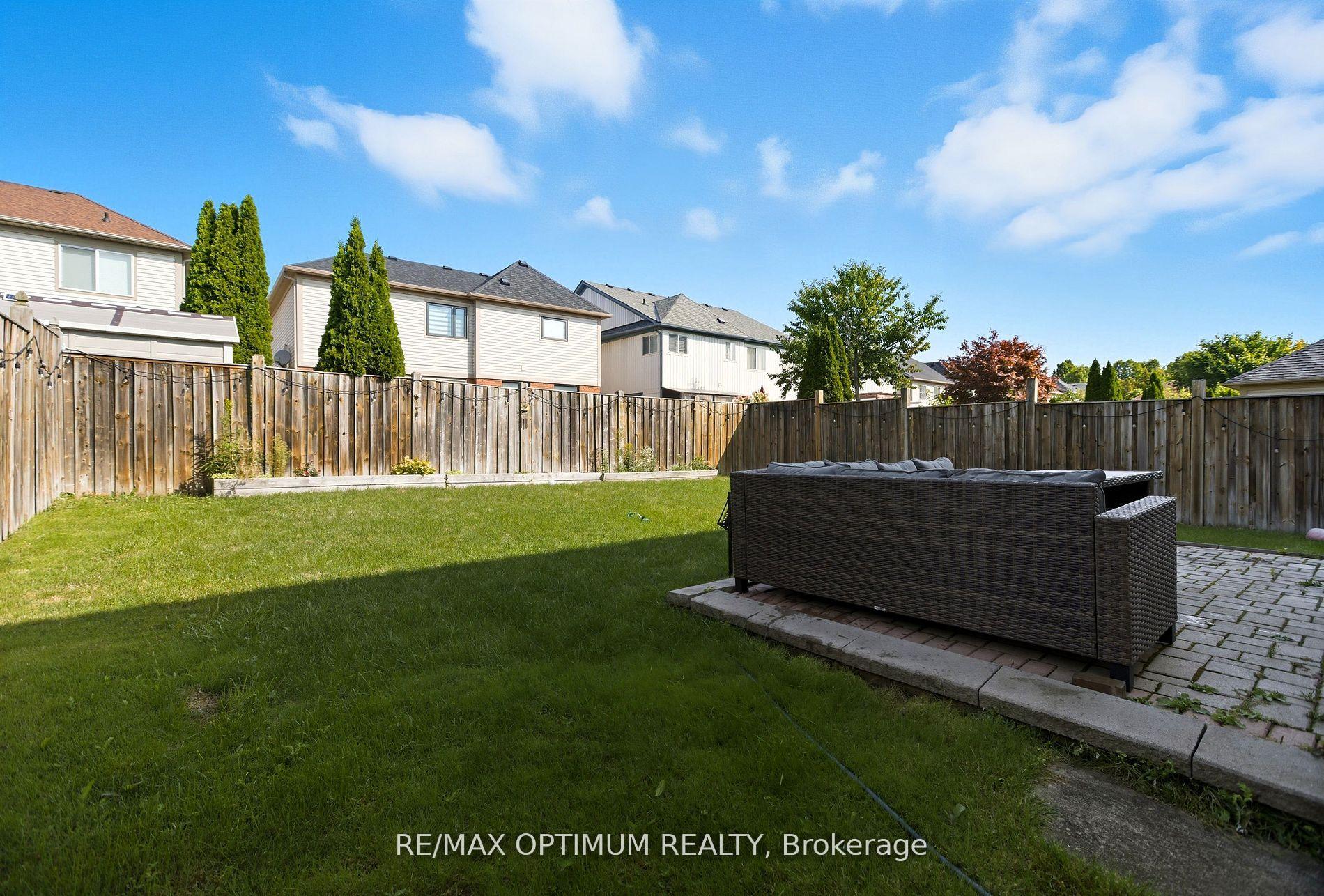 Photo 27 of 12 Robert Attersley Drive E, Whitby, Taunton North — HOMEH