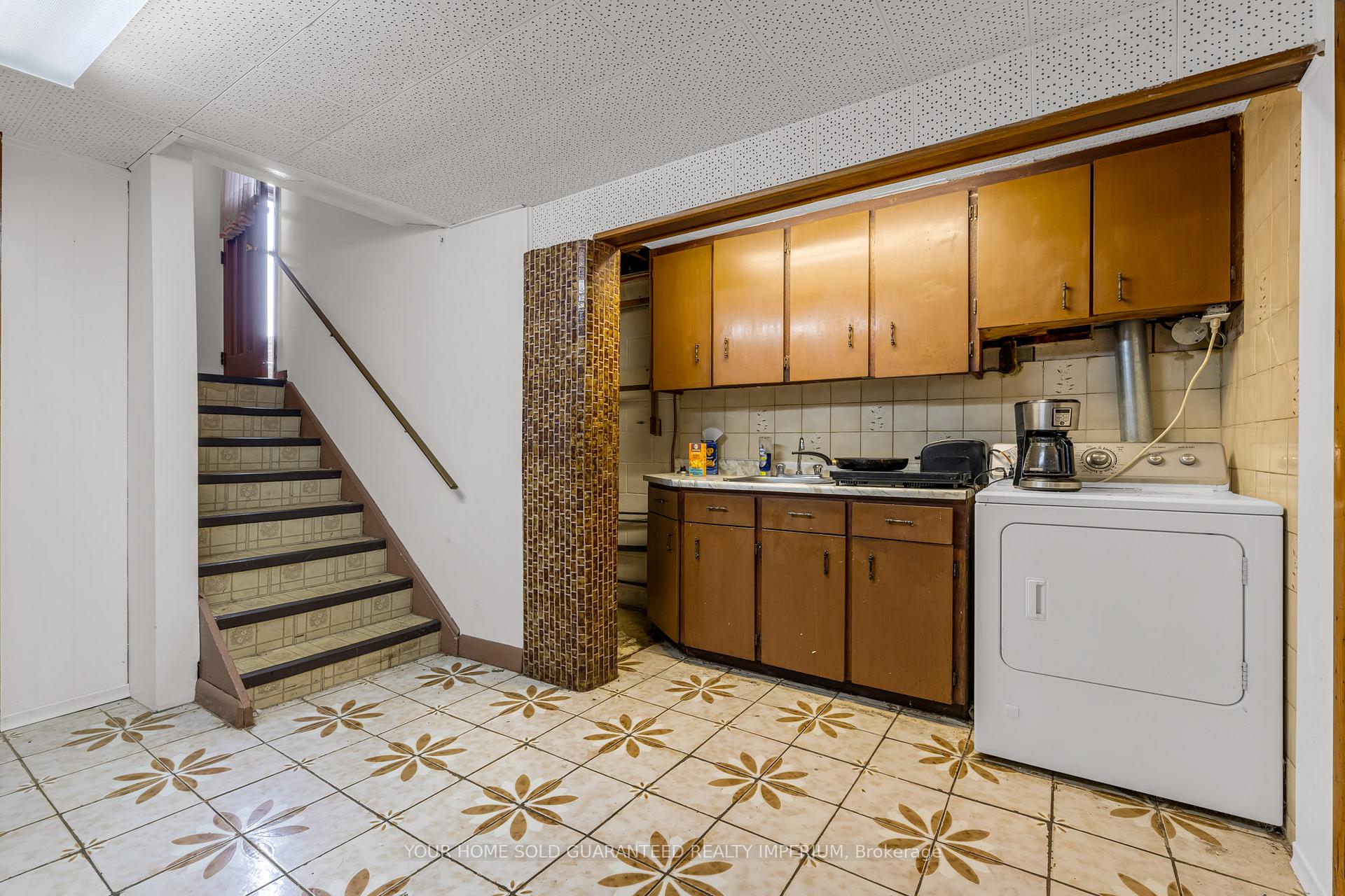 Photo 8 of 103 Briarwood Crescent, Hamilton, Buchanan — HOMEH