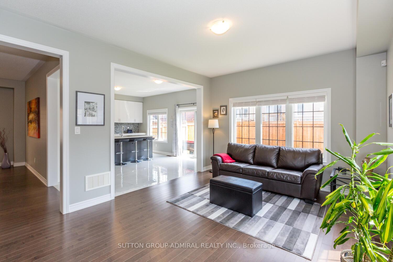 Photo 10 of 53 Pietrowski Drive, Georgina, Keswick North — HOMEH