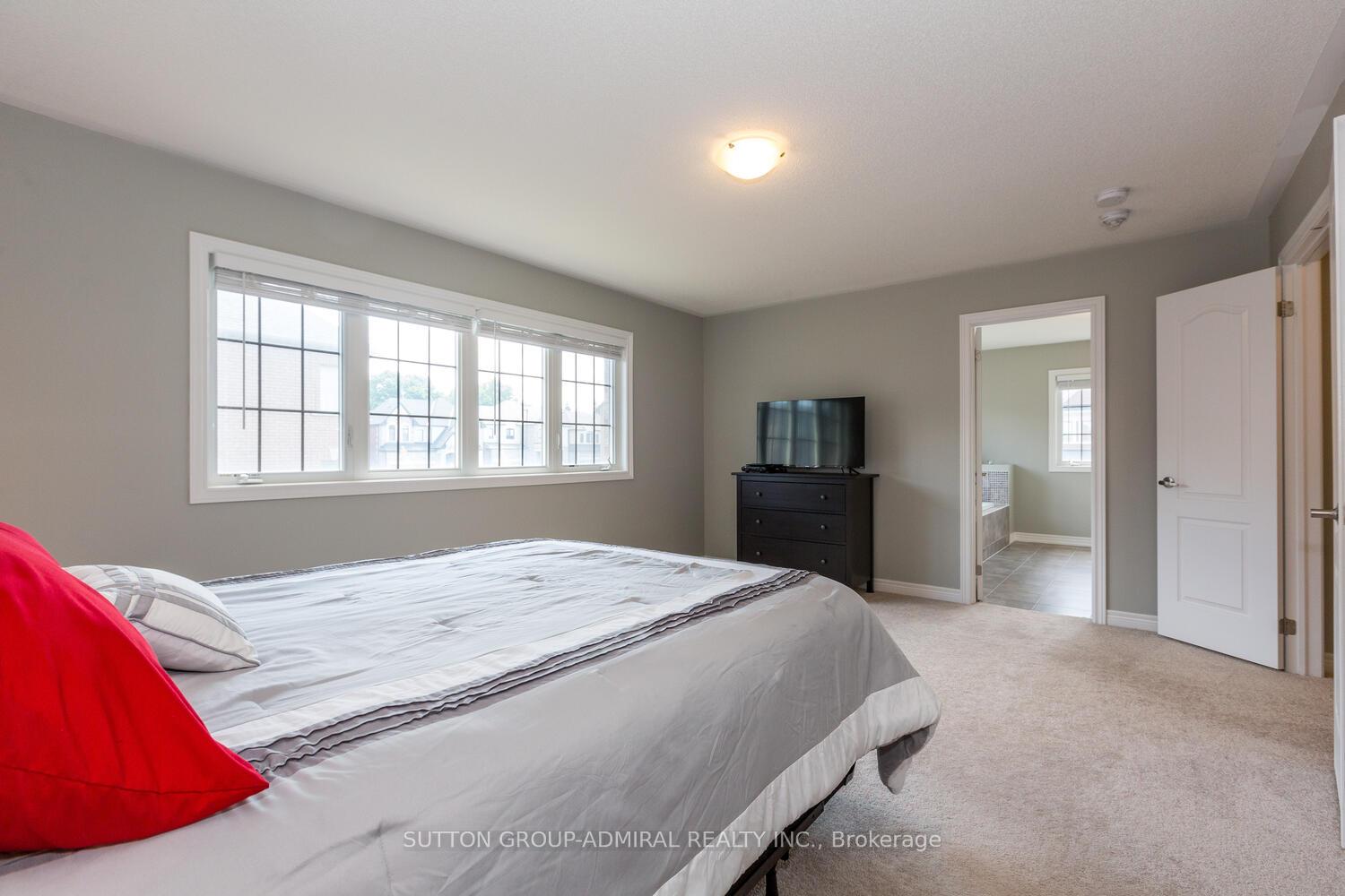 Photo 34 of 53 Pietrowski Drive, Georgina, Keswick North — HOMEH