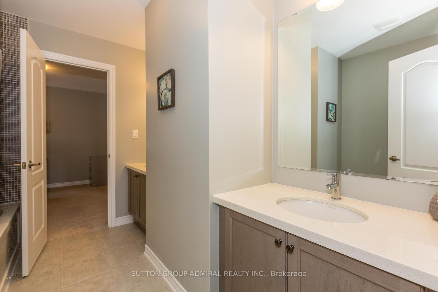 Photo 25 of 53 Pietrowski Drive, Georgina, Keswick North — HOMEH