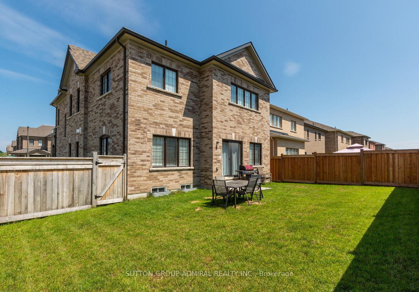 Photo 35 of 53 Pietrowski Drive, Georgina, Keswick North — HOMEH