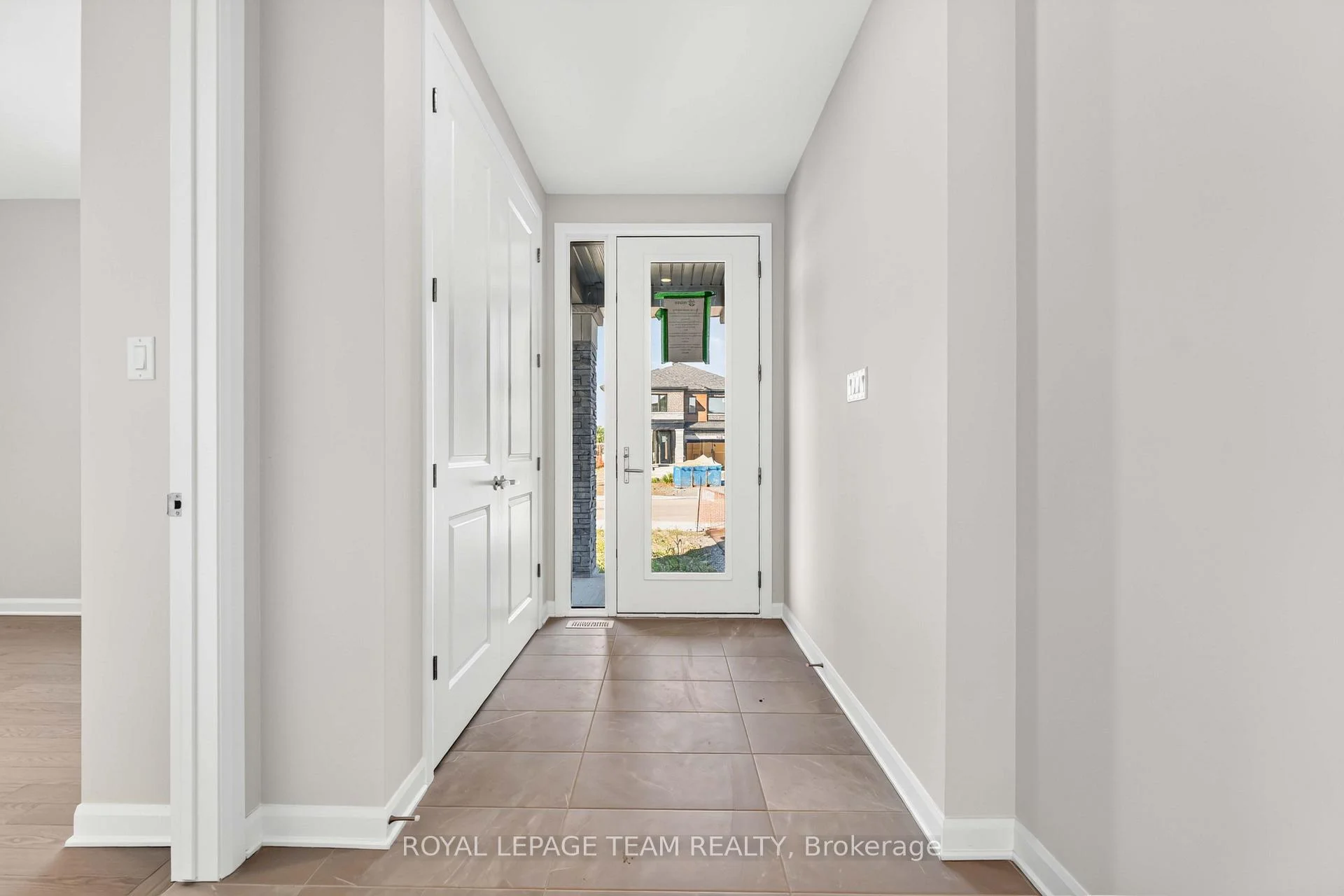 Photo 3 of 2000 Wanderer Avenue, Ottawa, Mahogany Community — HOMEH