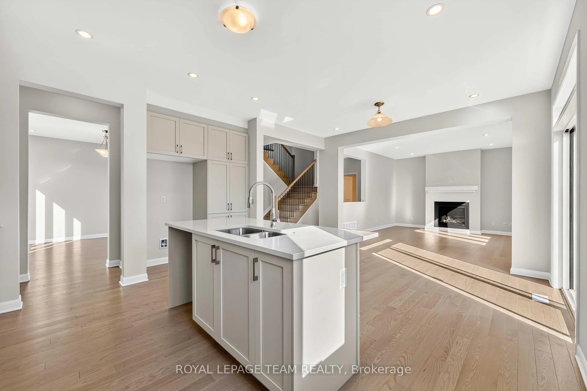 Photo 7 of 2000 Wanderer Avenue, Ottawa, Mahogany Community — HOMEH