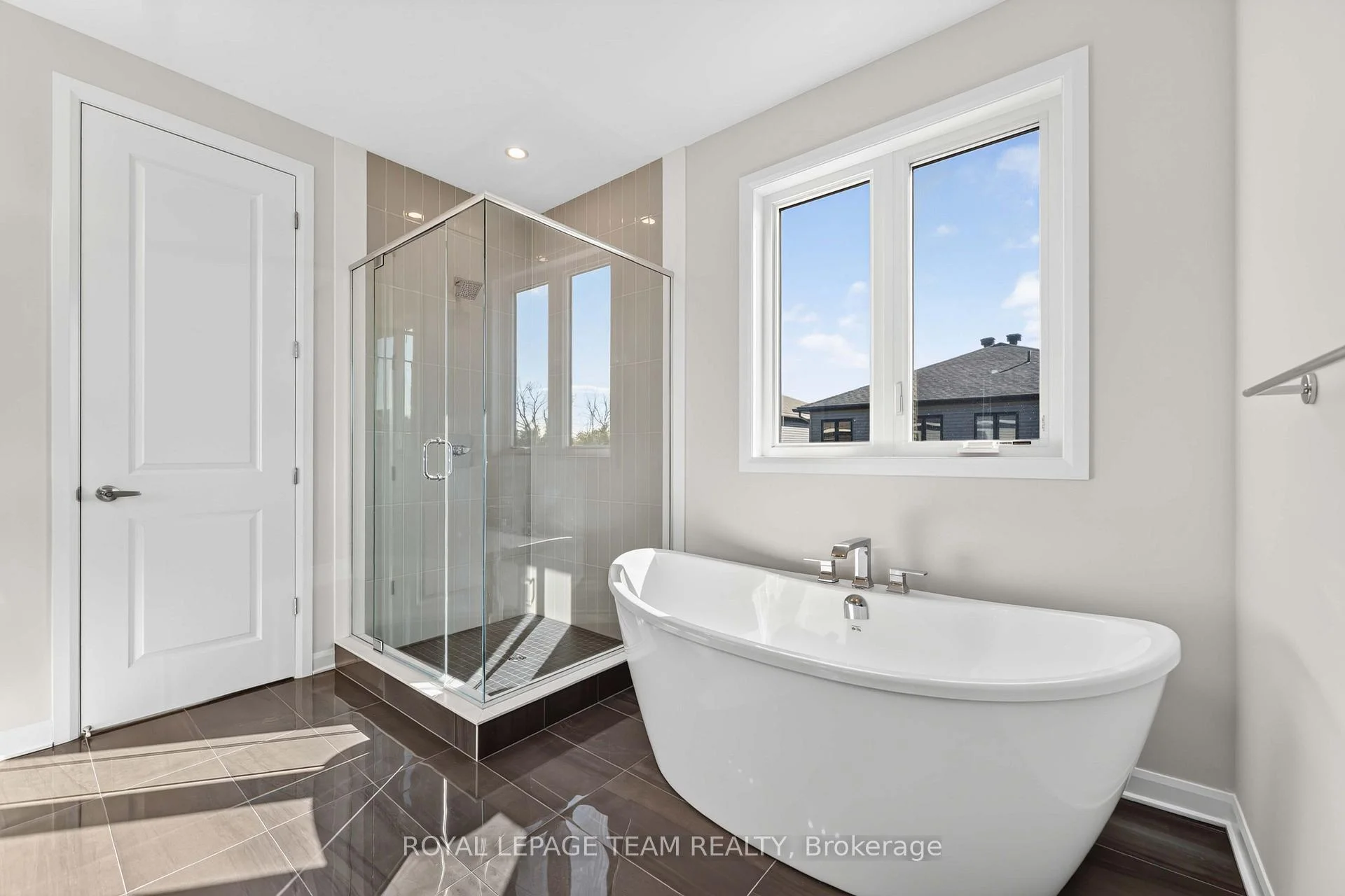 Photo 10 of 2000 Wanderer Avenue, Ottawa, Mahogany Community — HOMEH