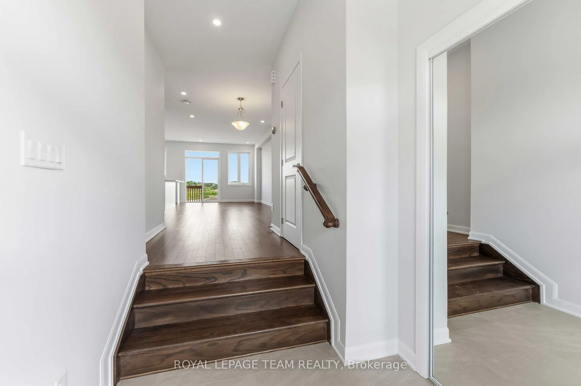 Photo 3 of 764 Fairline Row, Ottawa, Kanata - Emerald Meadows/Trailwest — HOMEH