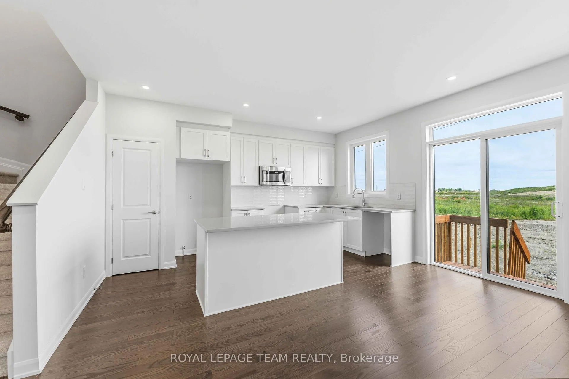 Photo 5 of 764 Fairline Row, Ottawa, Kanata - Emerald Meadows/Trailwest — HOMEH