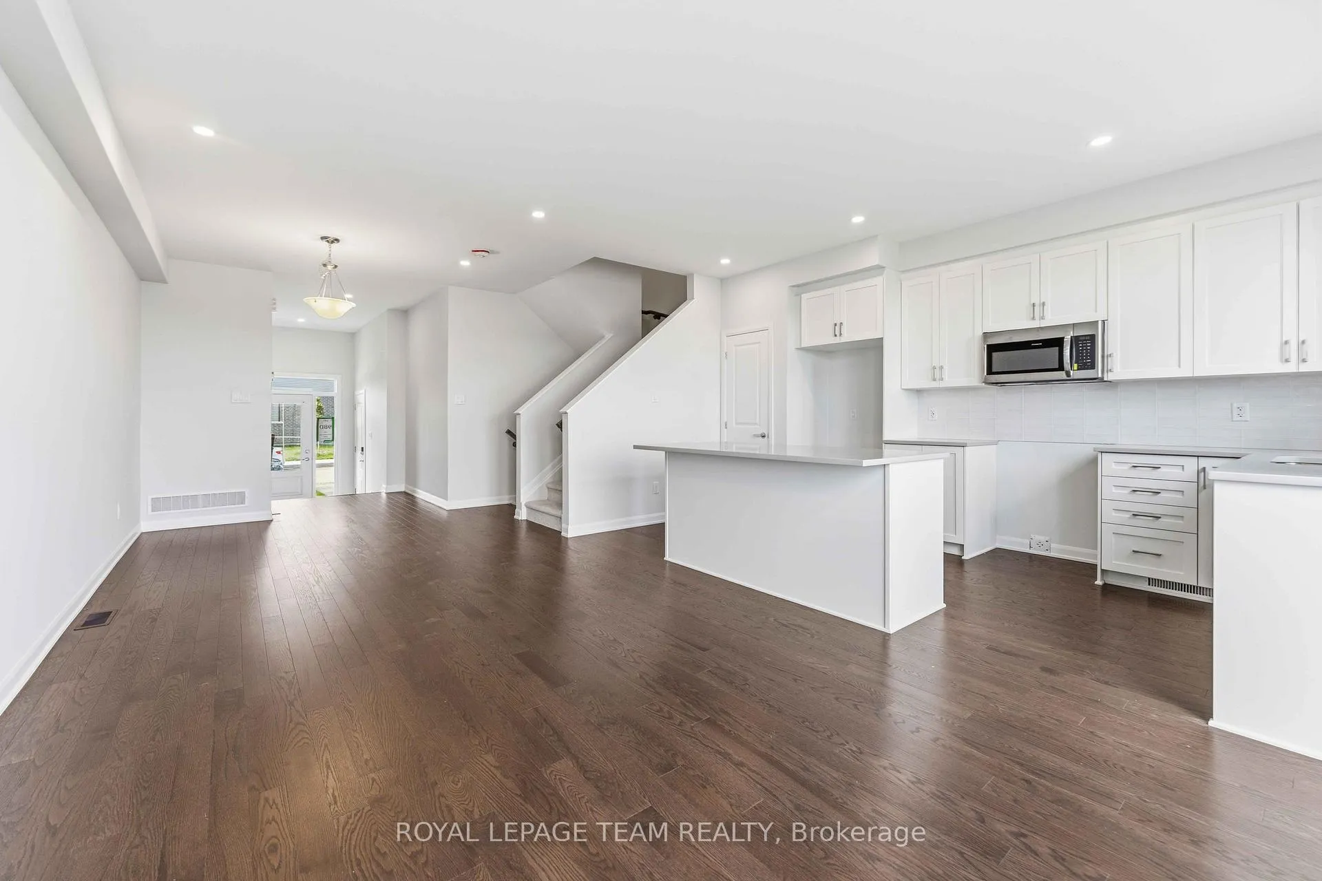 Photo 6 of 764 Fairline Row, Ottawa, Kanata - Emerald Meadows/Trailwest — HOMEH