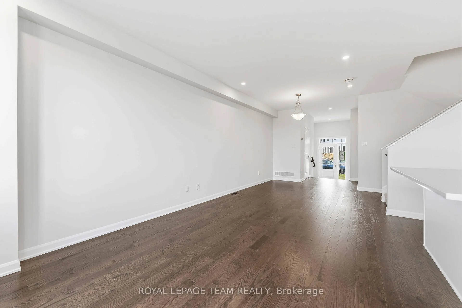 Photo 8 of 764 Fairline Row, Ottawa, Kanata - Emerald Meadows/Trailwest — HOMEH