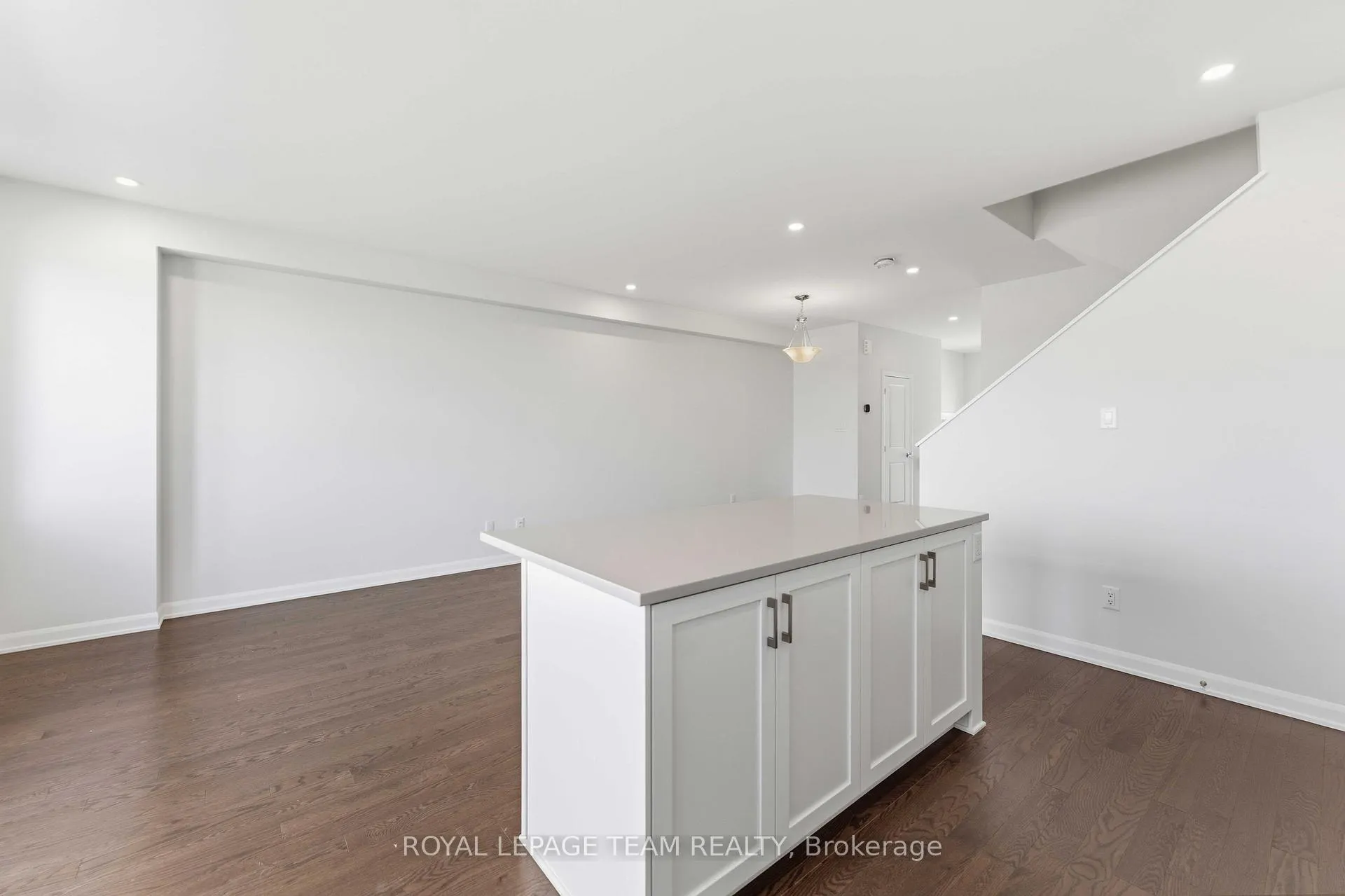 Photo 9 of 764 Fairline Row, Ottawa, Kanata - Emerald Meadows/Trailwest — HOMEH